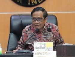 Debat Panas dengan Wakil Ketua Komisi III DPR Soal Kompolnas, Mahfud MD: Silahkan Dibubarkan, Terserah