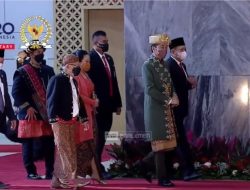 Sampaikan Pidato Kenegaraan, Presiden Jokowi Kenakan Pakaian Adat Bangka Belitung