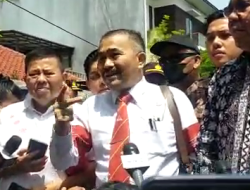 Pengacara Brigadir J Kamaruddin Emosi Diusir dari Rumah Sambo, Kapolri Diminta Siap-siap