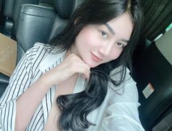 Bikin Celana Sempit, Intip Pose Pamela Safitri Cuma Pakai Dalaman, Diingatkan Panasnya Api Neraka