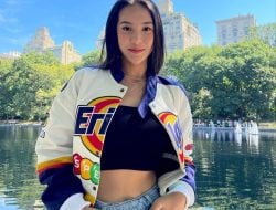 Anya Geraldine Main Tenis Pakai Rok Mini, Ada yang Ngintip Bikin Susah Mikir