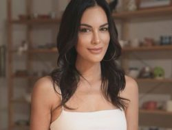 Sophia Latjuba Tampil Hot Berbikini Pink, Deddy Corbuzier Langsung Ngegas