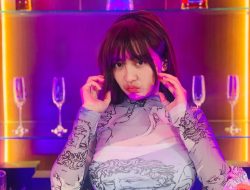 Hot! Cupi Cupita Pakai Kemben Putih, Akui Suka Nonton Film Porno