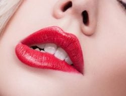 3 Bahan Alami Memulihkan Bibir Pecah-pecah Secara Instan
