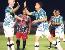 Usai Main Bola Bareng, Presiden FIFA dan Ketum PSSI Banjir Kecaman