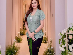 Dicap Wanita Terseksi, Aura Kasih Buka-bukaan