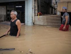 Jhon Sitorus Sebut Ketinggian Banjir di Jakarta Capai 200 Sentimeter, Warganet: Kenapa Orang Tidak Tenggelam Yah