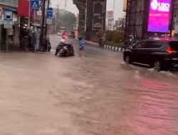 Diguyur Hujan Sejak Siang, Jakarta Kembali Dikepung Banjir