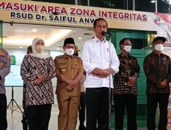Sentil Jokowi, Nicho Silalahi: Gas Air Mata Itu Loh Pak Jokowi Penyebab Ratusan Orang Tewas Dibantai