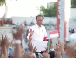 Projo Klaim Indonesia Timur Ingin Jokowi Presiden Seumur Hidup, Refly Harun Beri Balasan Menohok