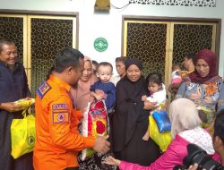 Pagi-pagi Tinjau Pengungsi Banjir di Biringkanaya, Gubernur Sulsel Pastikan Kebutuhan Logistik dan Kesehatan Terpenuhi