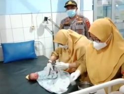 Sedang Cari Anak Kucing, Eh Malah Ketemu Sosok Bayi di Depan Teras Toko
