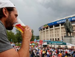 Presiden FIFA Tegaskan Penonton Piala Dunia hanya Perlu Bertahan 3 Jam tidak Minum Bir
