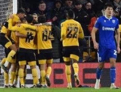 Tampil Penuh 90 Menit, Elkan Baggott Bersama Gillingham Harus Akui Keunggulan Wolverhampton