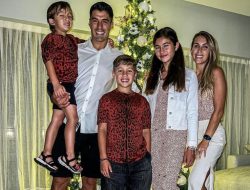 Gabung ke Klub Brasil, Luiz Suarez Rayakan Momen Natal Bersama Sahabatnya Lionel Messi