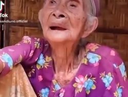 Turis Tuduh Penjual Tenun di Lombok Penipu, Muhadkly Acho: Bung, Tidak Ada yang Salah di Sini, Kamu Hanya Miskin