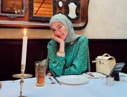 Heboh Olla Ramlan Pose Seksi Pakai Tank Top, Lepas Hijab?