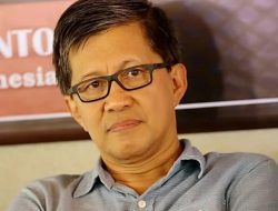 Rocky Gerung Komentari Dugaan Ijazah Jokowi Dicetak di Pasar Pramuka: Fakta Lama yang Orang Mesti Cari