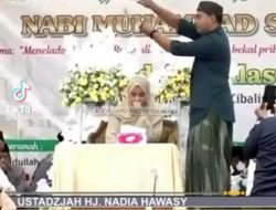 Nadia Hawasy Diguyur Uang, Ustaz Hilmi Firdauzi: Ini Tilawatil Quran Bukan Dangdutan