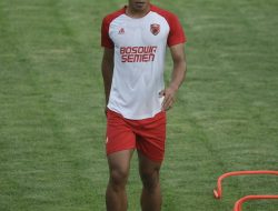 Jelang Hadapi Dewa United, Agung Mannan Sebut Pentingnya Komunikasi di Lini Belakang PSM