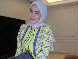 Ngemall Pakai Baju Tipis Transparan, Olla Ramlan Dituding Merusak Syariat Islam