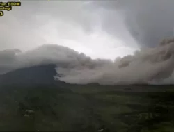 Gunung Semeru Erupsi