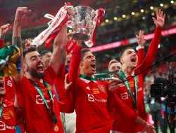Hasil Lengkap Bola: MU Juara Carabao Cup, Barcelona, Chelsea, dan Inter Dipermalukan, PSG, Milan, dan Bayern Pesta Gol