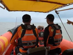 Nelayan Asal Jepara Terombang-ambing akibat Badai, Berhasil Diselamatkan Tim SAR di Pulau Mandalika