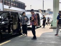 Viral! Mobil Mewah Jemput Sri Mulyani Masuk Apron Bandara Soetta, Netizen: Kementerian SULTAN!