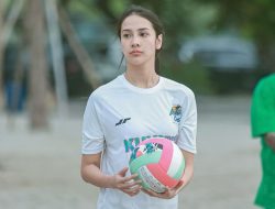 Anya Geraldine Pamer Body Gitar Spanyol, Netizen Auto Istigfar