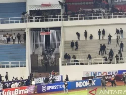 Bentrok Suporter Warnai Kemenangan PSIS Semarang atas PSS Sleman, Ambulans Stadion Angkut Korban Luka