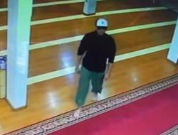 WNA Australia Mengaku Terganggu Suara Pengajian, Ludahi dan Maki Imam Masjid di Bandung