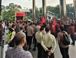 Firli Bahuri Dituntut Mundur sebagai Ketua KPK karena Ada Udang di Balik Batu