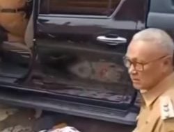 Iring-iringan Mobil Bupati Kuningan Kecelakaan