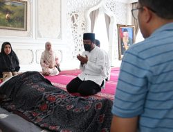 Gubernur Andi Sudirman hingga IAS Melayat ke Rumah Duka Rapsel Ali
