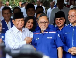 Miris! Zulhas Jadikan Salat Bahan Candaan di Acara Resmi, Chusnul Chotimah: Ini Sudah Sangat Kelewatan!