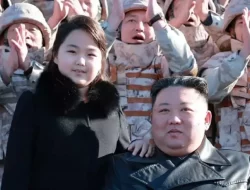 Ditemani Putri, Kim Jong Un Umumkan Rencana Peluncuran Satelit Pengintai Militer