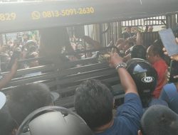 Polisi Butuh Waktu Satu Jam Lebih Evakuasi Bayi Perempuan yang Disandera Bapaknya