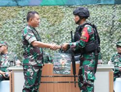 Tugas ke Papua, Jenderal Dudung Bisiki Pesan Khusus Yonmek 411/Pandawa