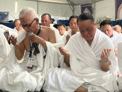 Wukuf di Arafah, KH Miftahul Akhyar dan Waketum DMI Doakan Pemilu 2024 Aman