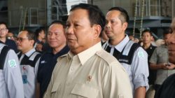 Menteri Pertahanan (Menhan) RI Prabowo Subianto dalam acara The 1st DEFEND ID’s Day di Hanggar PT Dirgantara Indonesia, Bandung, Kamis (15/6/2023). (ANTARA/Fath Putra Mulya)