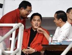 Bagikan Foto Jokowi, Prabowo dan Erick Saat Nonton Indonesia Vs Argentina, Denny Siregar Bilang Begini