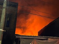 Gara-gara Obat Nyamuk, 17 Rumah Ludes Dilalap Si Jago Merah di Makassar