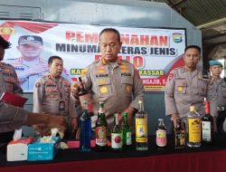Jelang Iduladha 2023, Polisi Musnahkan 780 Liter Ballo di Makassar