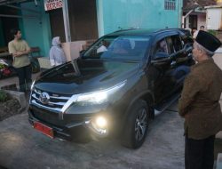 Calon Haji Kaget Dijemput Mobil Mewah, Ternyata Mobil Dinas Bupati