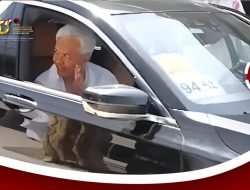 Soroti Cara Dua Capres Naik Mobil di Arab, Dokter Tifa ke Ganjar: Pelajari Etiket Internasional!