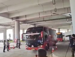 Arya Sinulingga Posting Video Bus yang Salah Masuk Parkiran, Warganet: JIS Itu Stadion, Bukan Terminal Bis