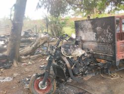 Rumah Terduga Penikaman di Makassar Dibakar Warga, Motor Dinasnya Hangus