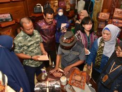 Dekranasda Sulsel Studi Tiru di Sentra Kerajinan Kulit Tanggulangin Galeri Morfby
