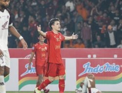 Pemain Asing Persija Sindir Aksi Guling-guling Pemain PSM, Terima Kasih Sudah Tidur di Depan Gawang